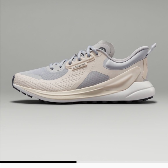 Lululemon blissfeel trail running shoe - Picture 8 of 8